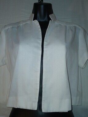 Pre-loved Women's Cream Open-Front Cropped Jacket.